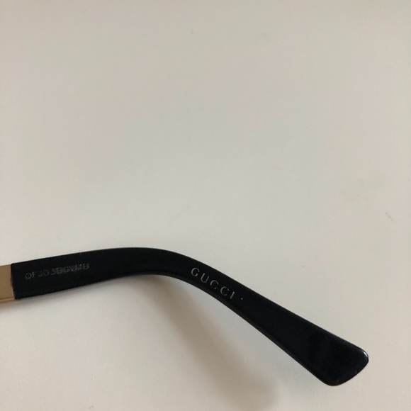 Gucci Glasses - Picture 3 of 4